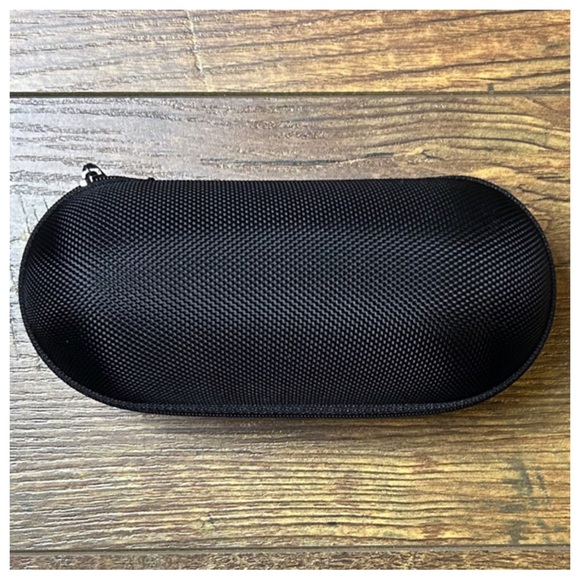 Oakley Soft Vault Zip Around Sunglass Case - Picture 3 of 7